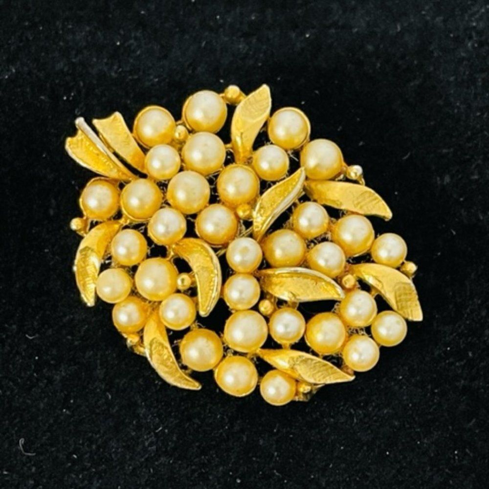 Vintage USNER Gold Tone Faux Pearl Pin Brooch 2"×1.5"